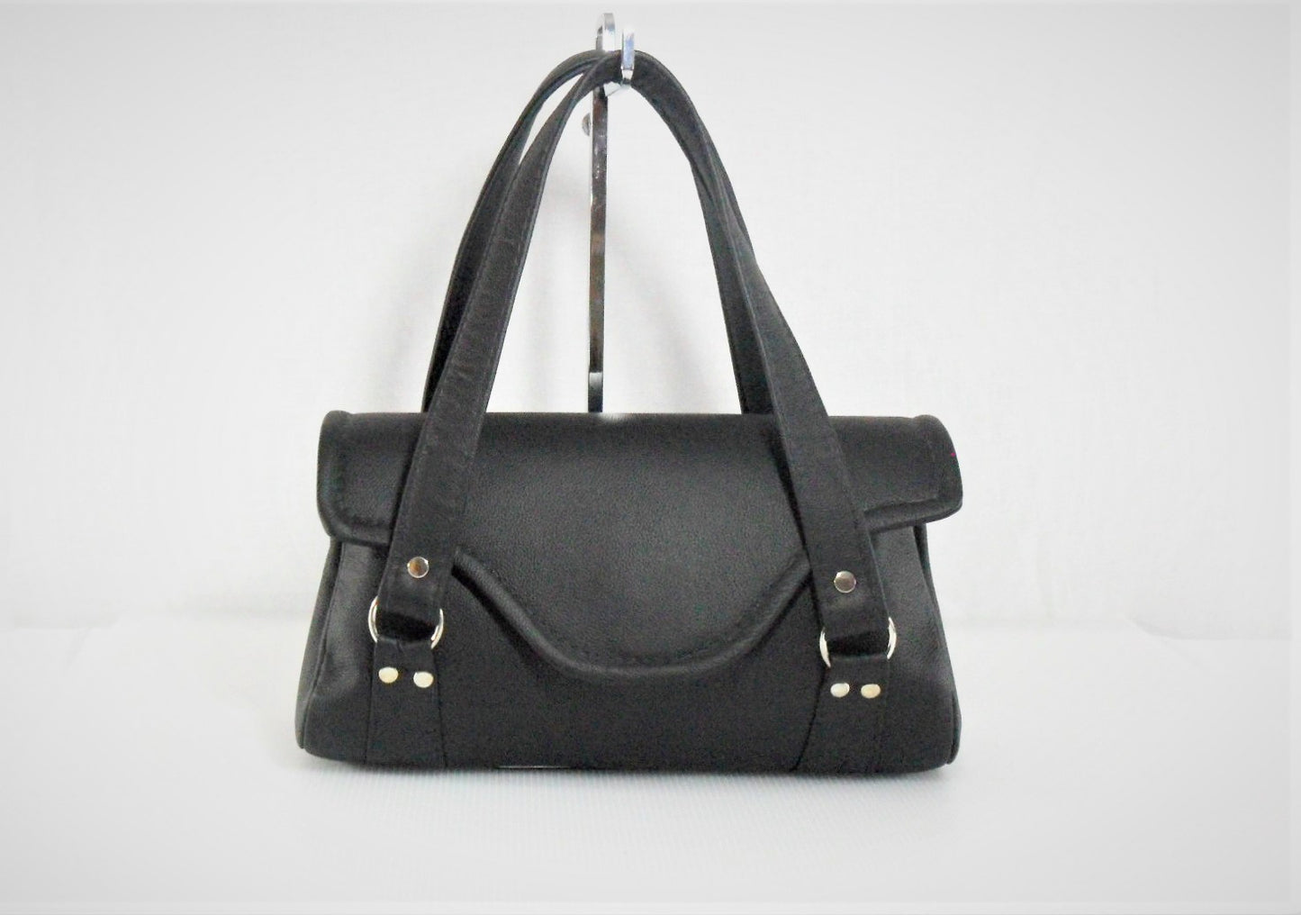 Chi Leather Handbag (Black)